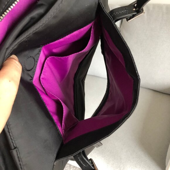 Victorinox Victoria Black Expandable Carry-all Business Laptop Tote Slide-On - Picture 16 of 16